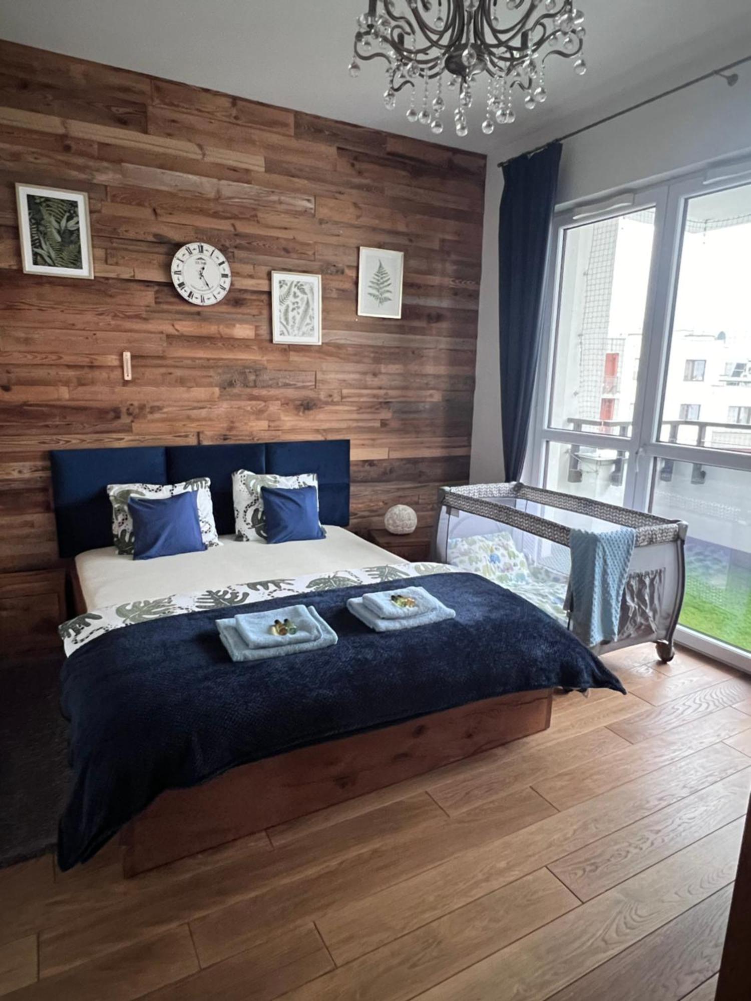 Apartamento Lake Park Apartament With Free Parking Airport Netflix Varsovia Exterior foto