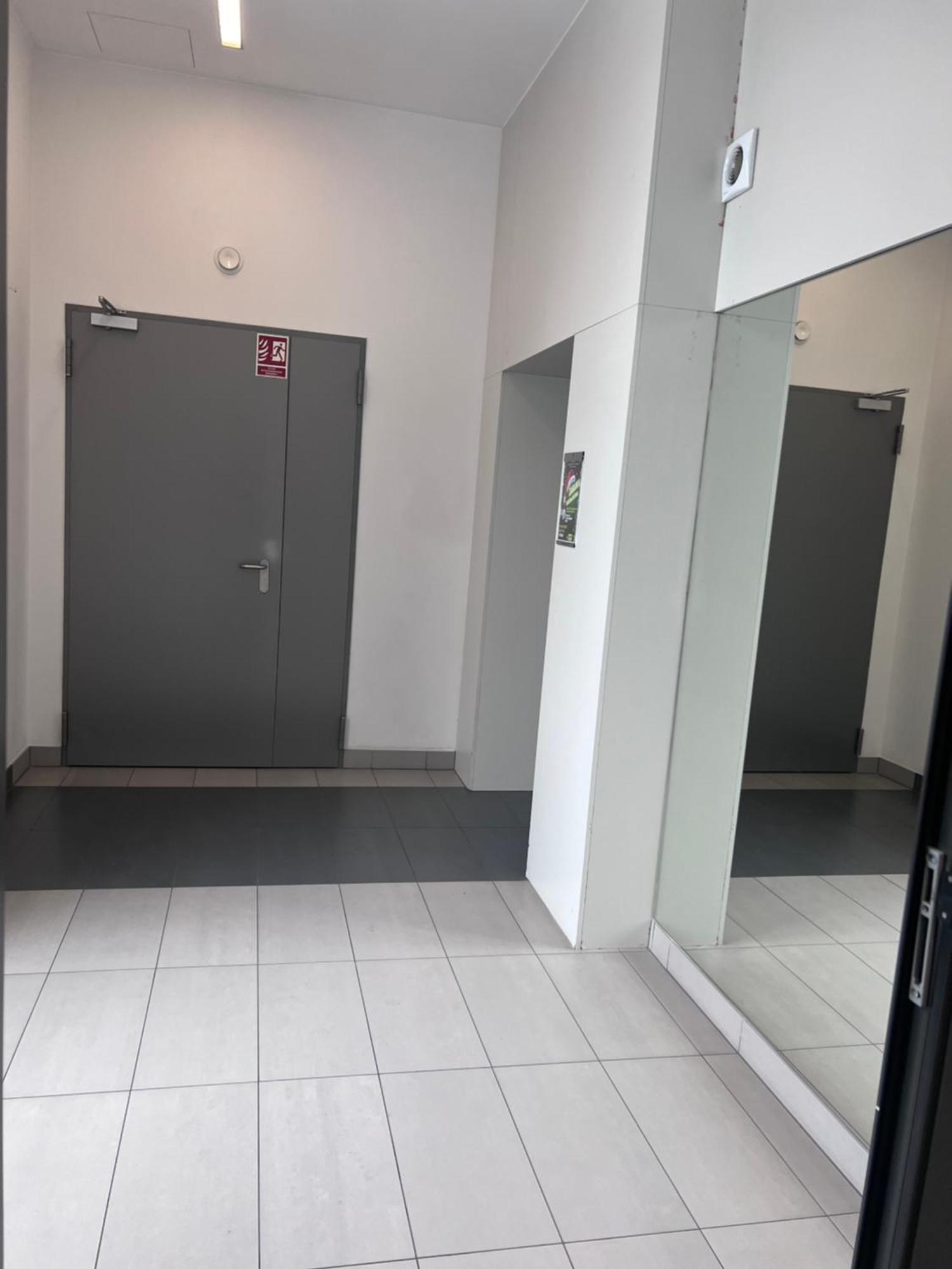 Apartamento Lake Park Apartament With Free Parking Airport Netflix Varsovia Exterior foto