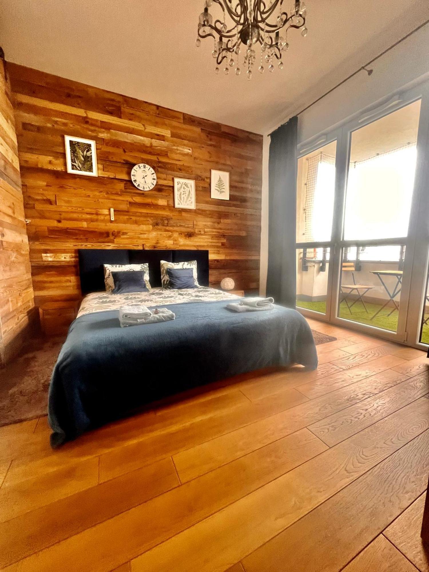 Apartamento Lake Park Apartament With Free Parking Airport Netflix Varsovia Exterior foto