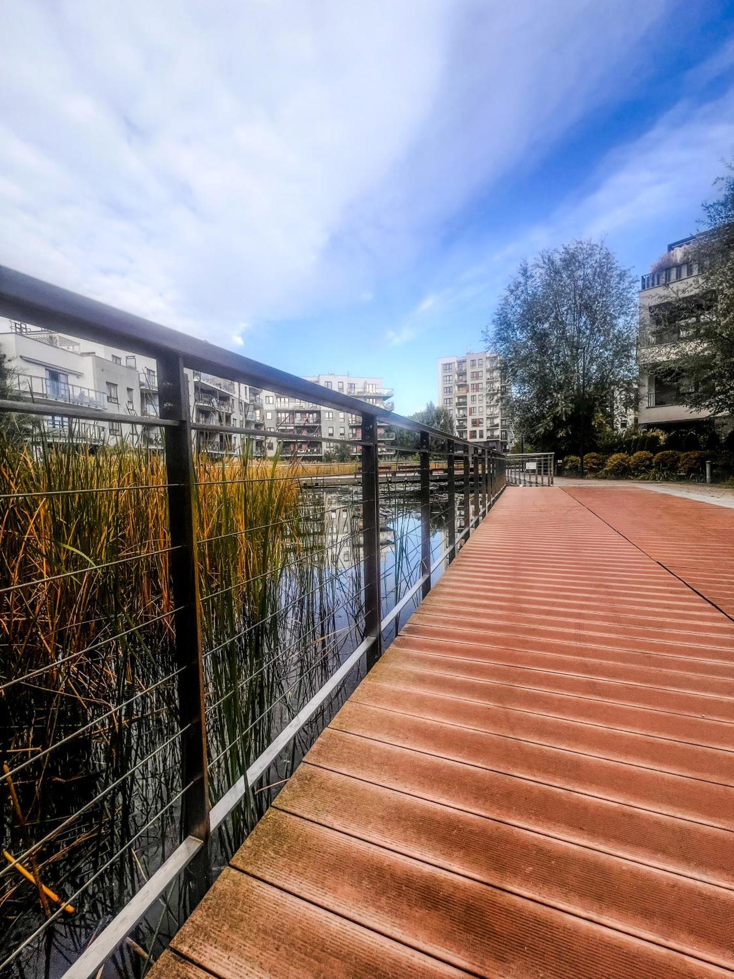 Apartamento Lake Park Apartament With Free Parking Airport Netflix Varsovia Exterior foto